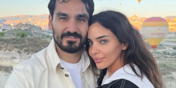 İlkay Gündoğan’ın eşi Sara Arfaoui’dan karnı burnunda yeni poz