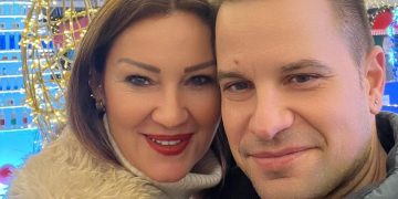 Pınar Altuğ eşi Yağmur Atacan ile fotoğrafına gelen yoruma isyan etti! “Uzun zamandır sizin gibisini görmemiştim”