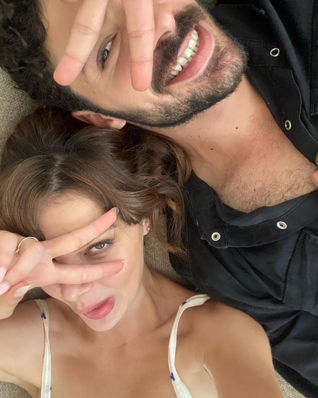 Sinem Ünsal ve Halit Özgür Sarı aşkı noktalandı!
