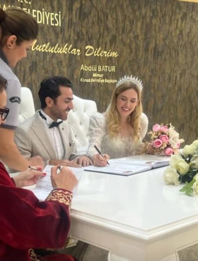 Wilma Elles avukat sevgilisiyle evlendi! 
