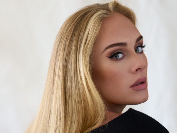 Terapi süreci devam eden Adele açıklama yaptı: İçimi dehşetle dolduran bir şey var!