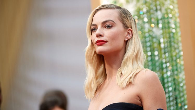 Margot Robbie itiraf etti: Brad Pitt'i öpme şansını başka ne zaman yakalayabilirim ki?