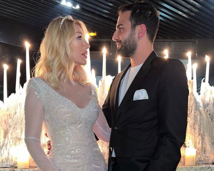 Seda Sayan kararsız kalınca eşi Çağlar Ökten'e sordu 'Hangisini alayım aşkım?'