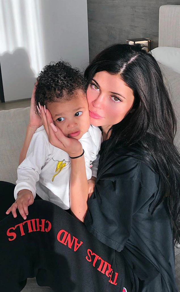 2 çocuk annesi Kylie Jenner’dan sürpriz karar!
