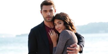 Aybüke Pusat’ın cesur paylaşımına Furkan Andıç’tan emojili yorum