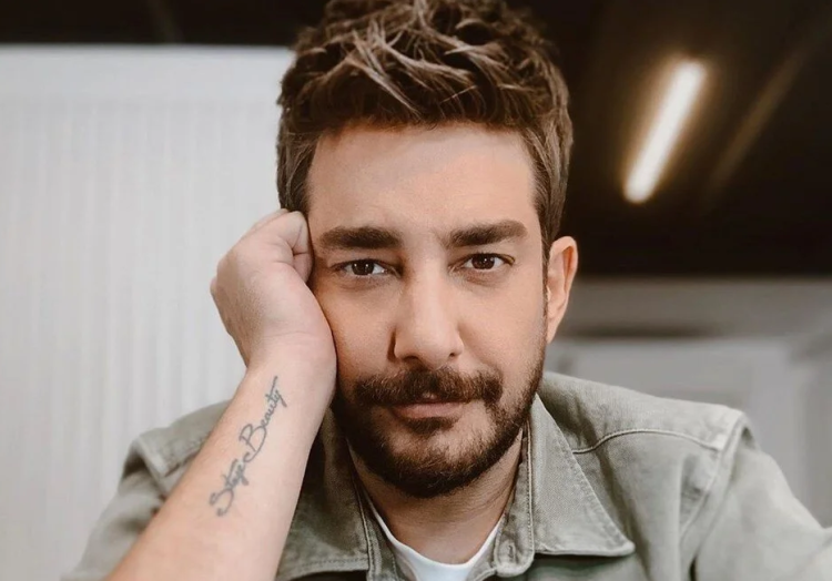 Camdaki Kız ekibi Enis Arıkan öyle bir doğum günü hediyesi aldı ki Gerçek mi bunlar