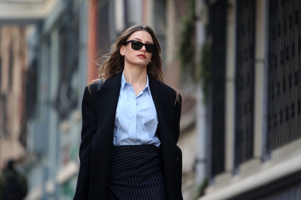 Serenay Sarıkaya ve Kıvanç Tatlıtuğ'lu 'Aile' dizisinden ilk kareler!