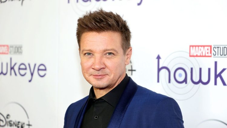Gecirdigi-kaza-sonrasi-agir-yaralanan-Jeremy-Renner-yeni-bir-paylasim-yapti