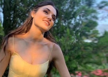 Hande Erçel Dünya üzerinde benden şanlısı yok