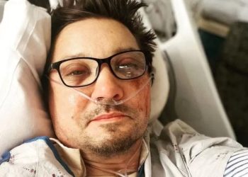 Kar kürerken ağır yaralanan Jeremy Renner 30 dan fazla kemiğim kırıldı