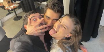 Mert Ramazan Demir Serenay Sarıkaya ve Burak Deniz den samimi paylaşım 0
