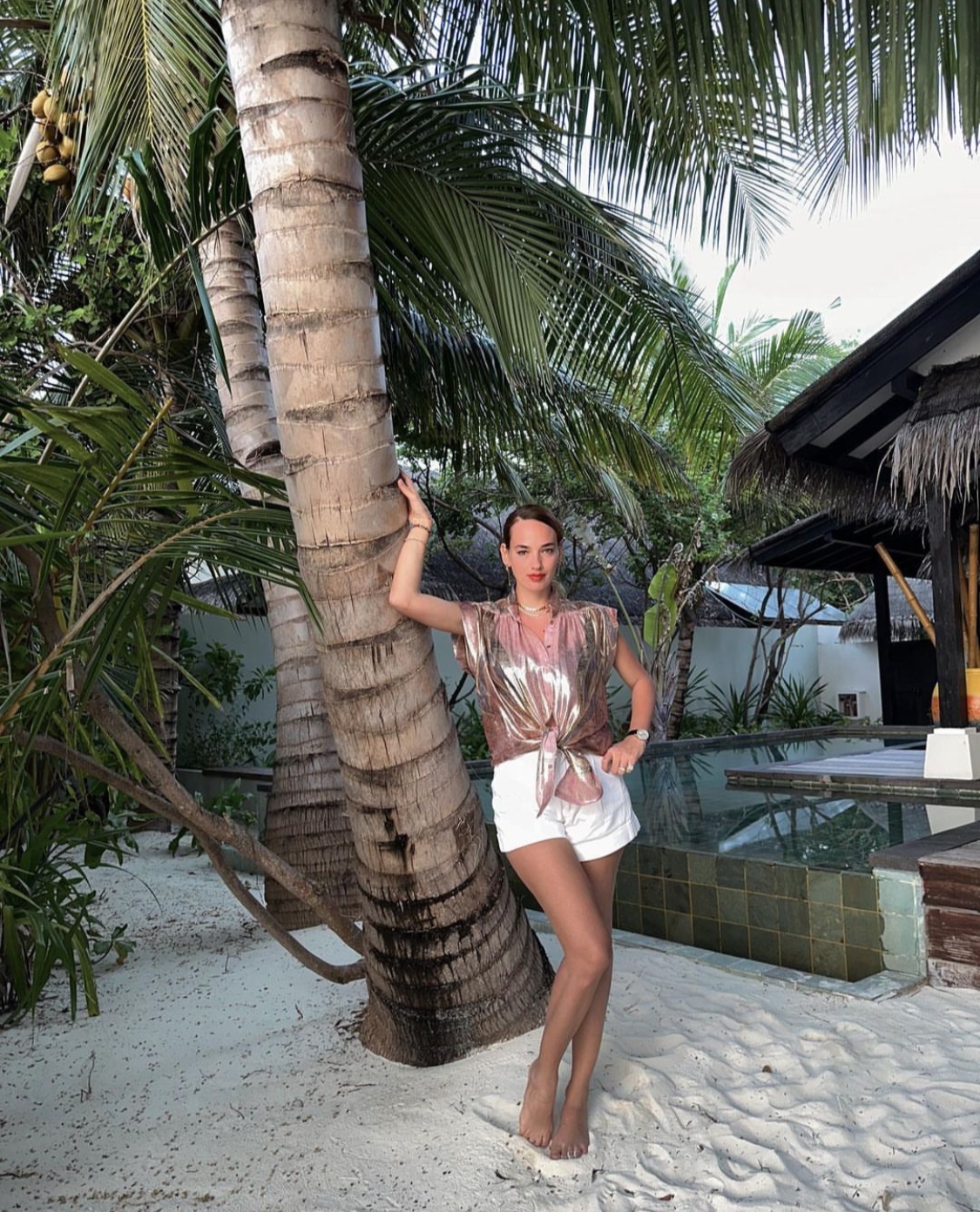 Seda Bakan kızı Ela ile Maldivler tatilinden pozlar paylaştı