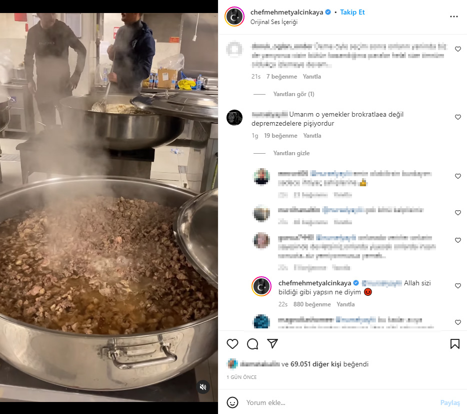 Afet bölgesinde yemek pişiren Mehmet Yalçınkaya takipçisinin yorumuna isyan etti! 