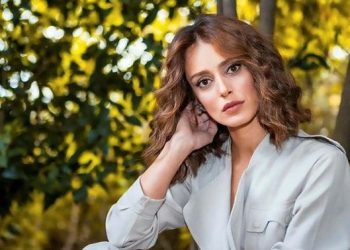 Bestemsu Özdemir bağış gecesinde gözyaşlarına hakim olamadı