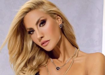 Çağla Şıkel ile Nail Gönenli yeni bir aşka yelken açtı! “Her şey gördüğünüz gibi”