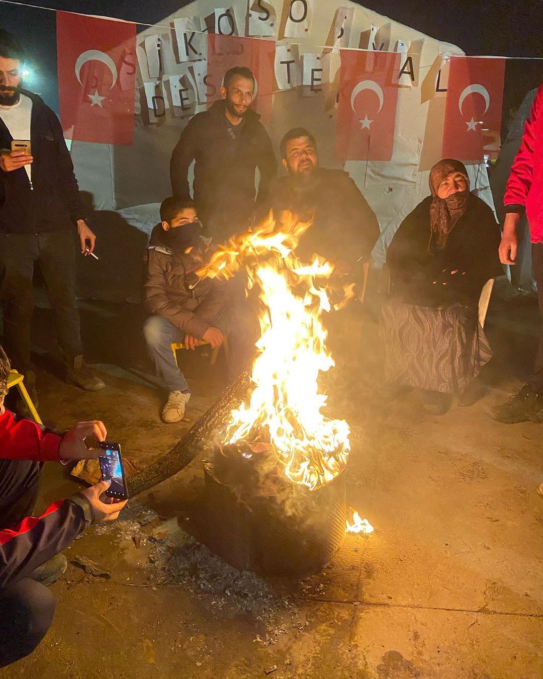 Eser Yenenler, Malatya’da depremzede çocuklar ile bir araya geldi
