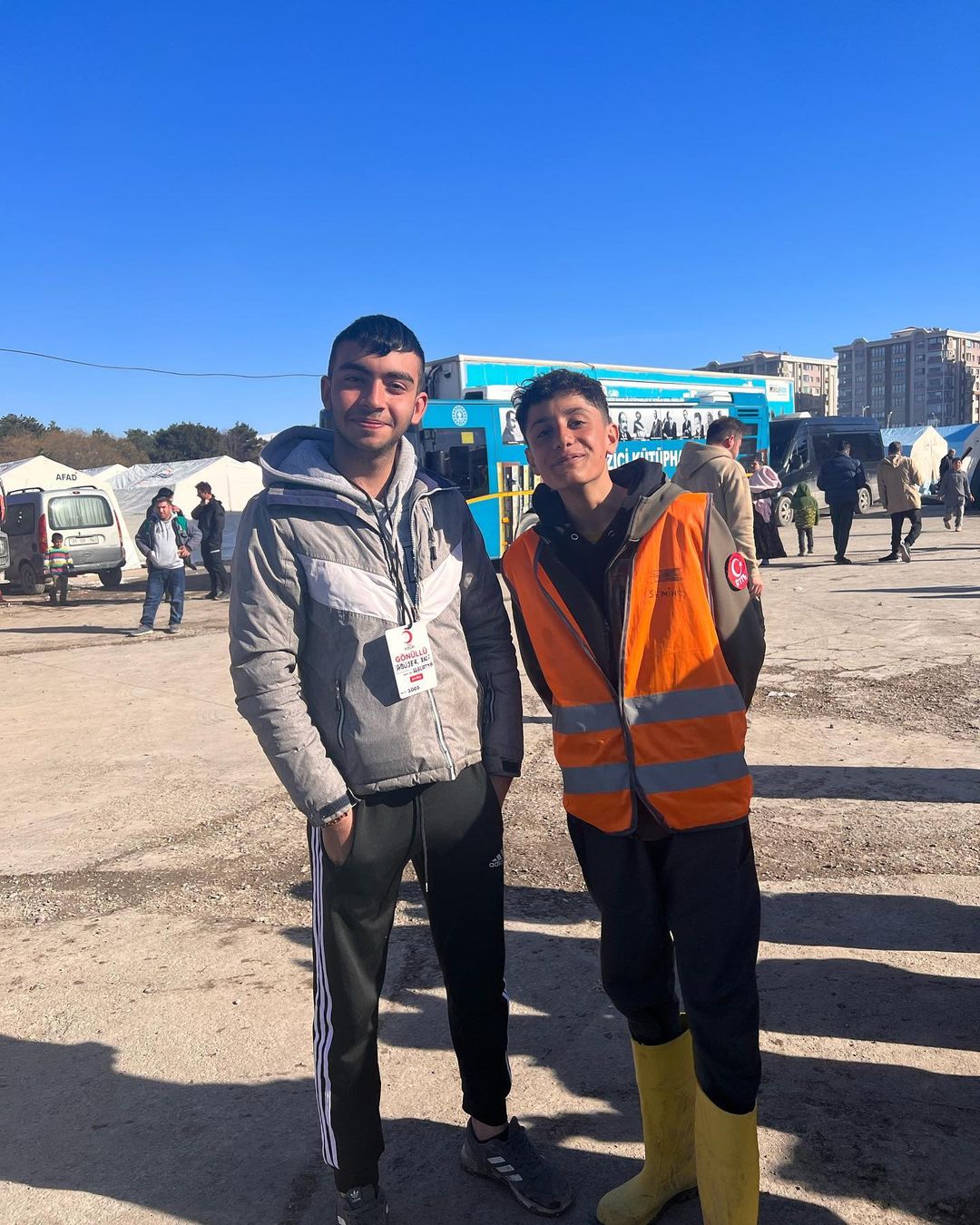 Eser Yenenler, Malatya’da depremzede çocuklar ile bir araya geldi

