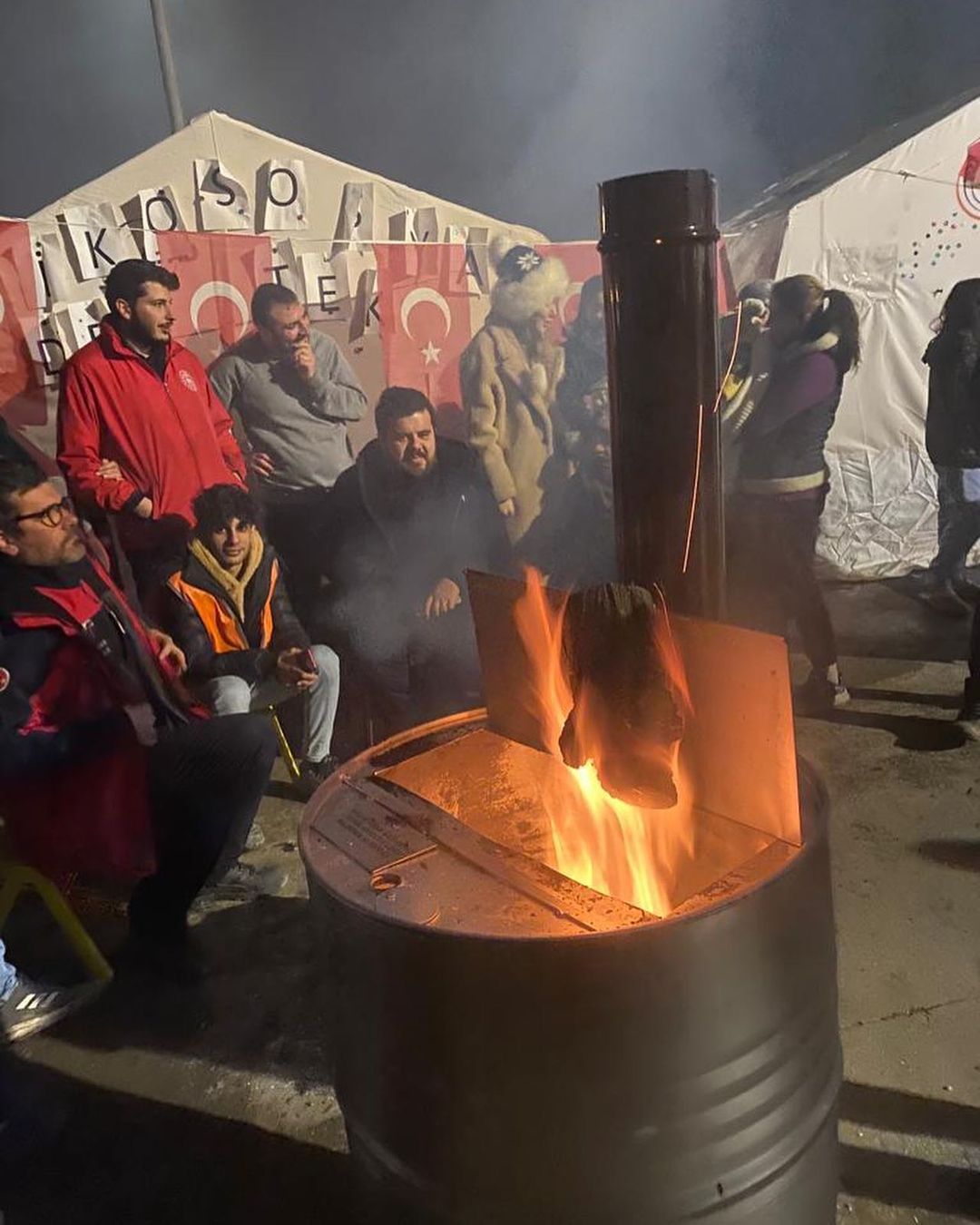 Eser Yenenler, Malatya’da depremzede çocuklar ile bir araya geldi
