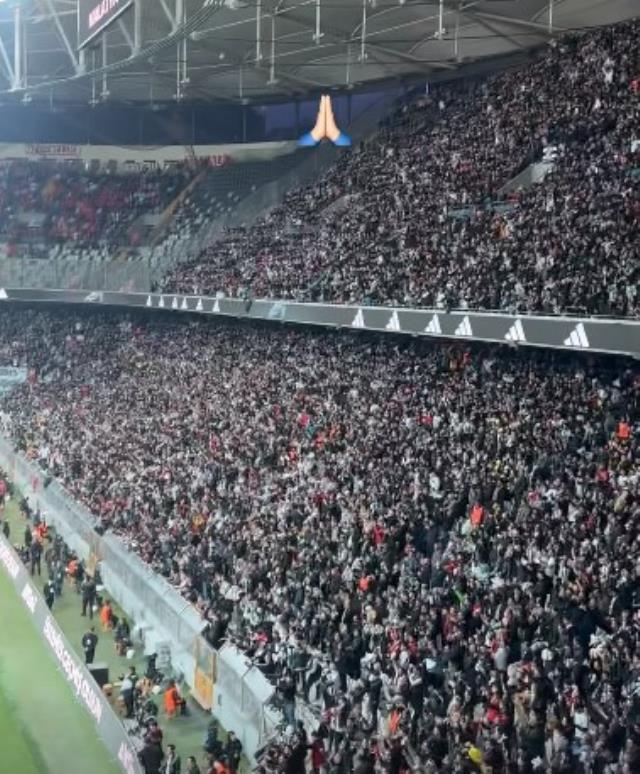 Galatasaraylı İrem Derici Beşiktaş maçında!