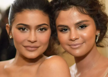Kylie Jenner tahtını Selena Gomez e bıraktı