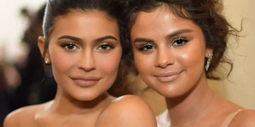 Kylie Jenner tahtını Selena Gomez e bıraktı