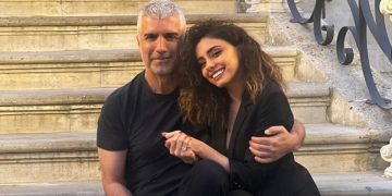 Özcan Deniz eşine milyonluk hediye aldı