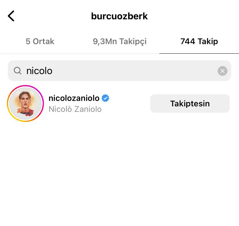 Burcu Özberk'ten dikkat çeken takipleşme