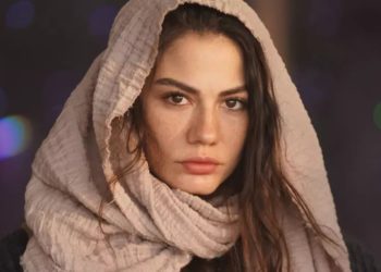 Demet Özdemir, Adım Farah dizisindeki performansıyla izleyicilerden alkış topladı!
