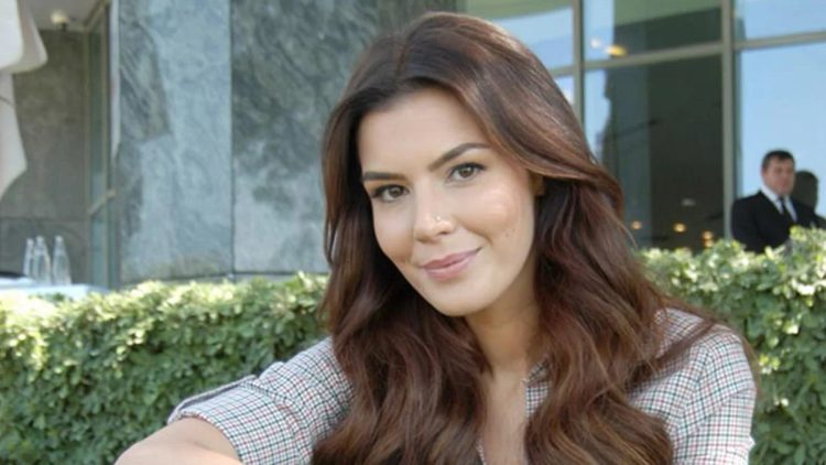 Hatice Şendil: Depremzedeler için ne yapmak gerekiyorsa onları yapmaya çalışıyoruz