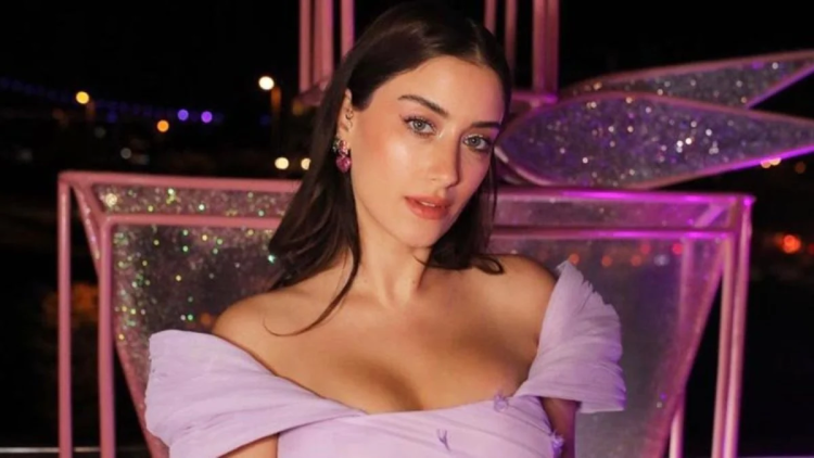 Hazal Kaya kızı Leyla Süreyya ile ilk karesini paylaştı
