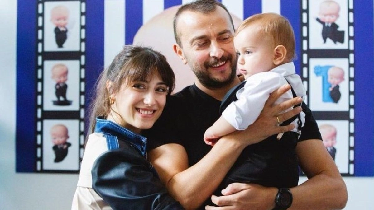 Hazal Kaya kızı Leyla Süreyya ile ilk karesini paylaştı