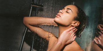 Kıvırcık saçlar için yeni saç yıkama metodu Co washing
