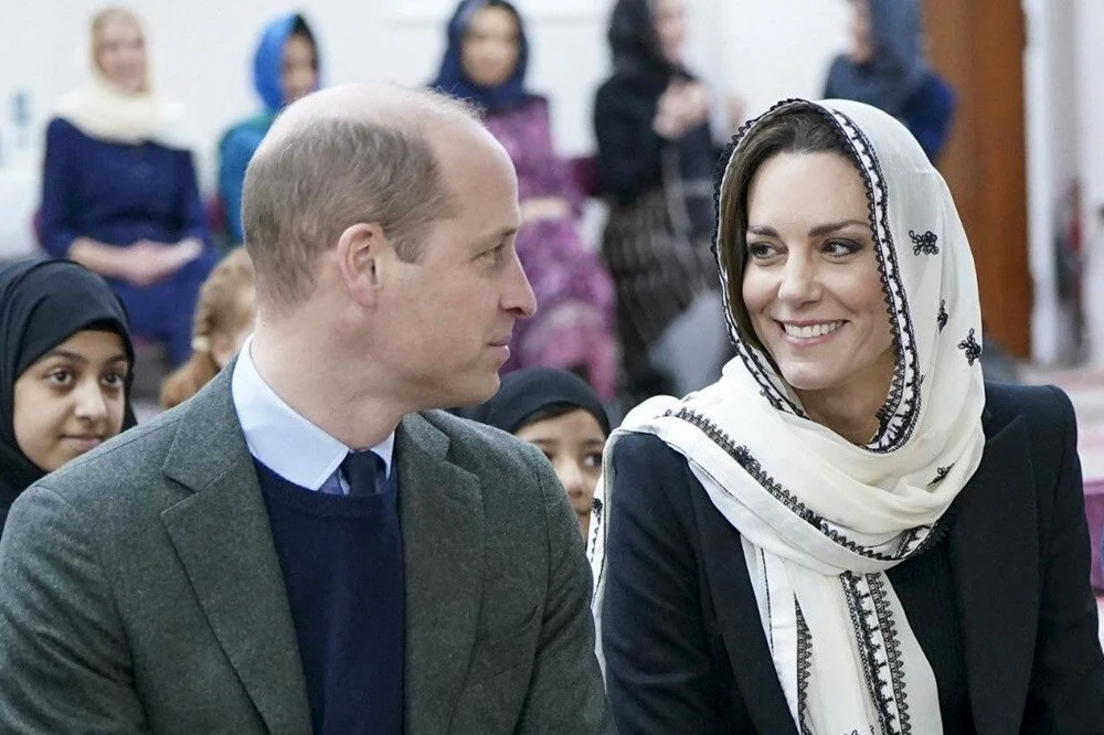 Prens William ve eşi Kate Middleton İngiltere deki deprem gönüllüleriyle bir araya geldi