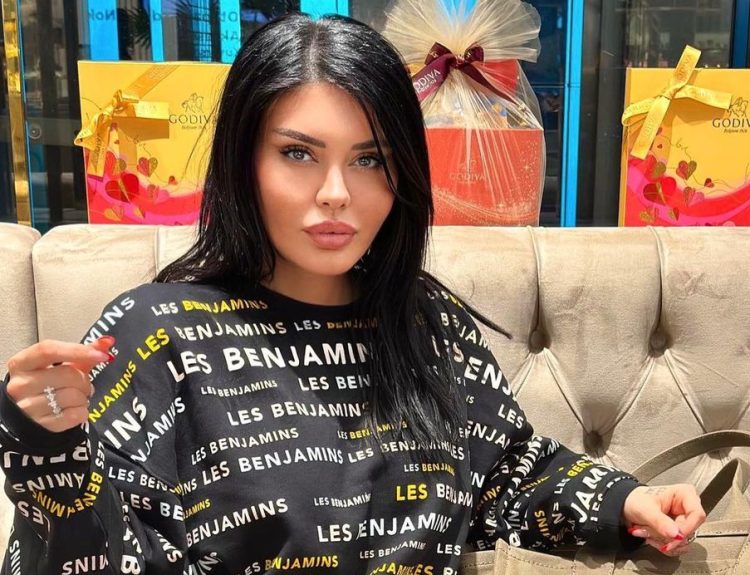 Ebru Polat estetiklerini saydı