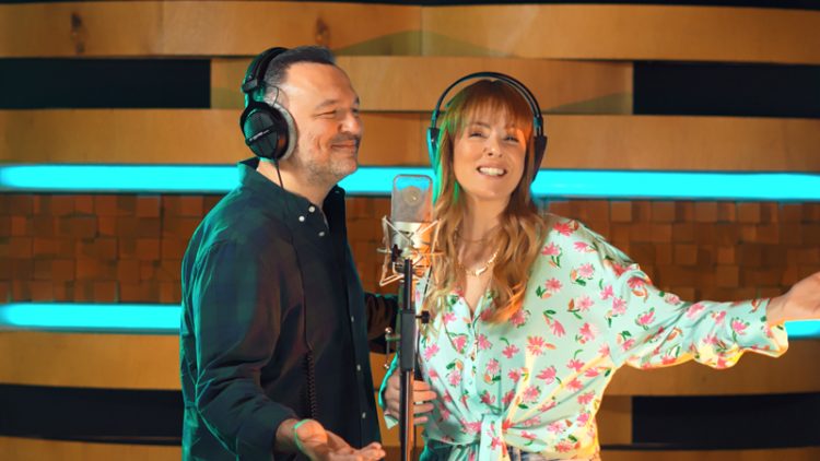 Ali Sunal ve Doğa Rutkay’dan eğlenceli klip
