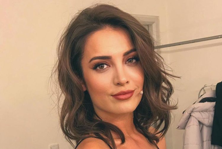 İrem Sak’ın kendisine reklam teklifi götüren markaları araştırdığı öğrenildi