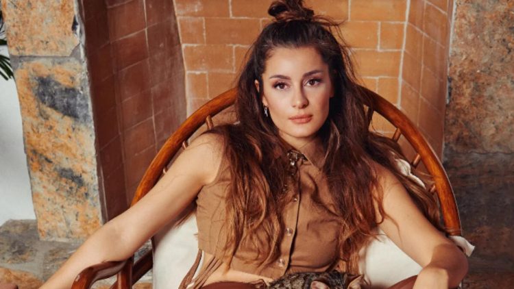 Hamile olduğunu öğrenilen Atiye’den fotoğraf geldi