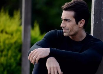İbrahim Çelikkol sevgilisine olan aşkını gözler önüne serdi