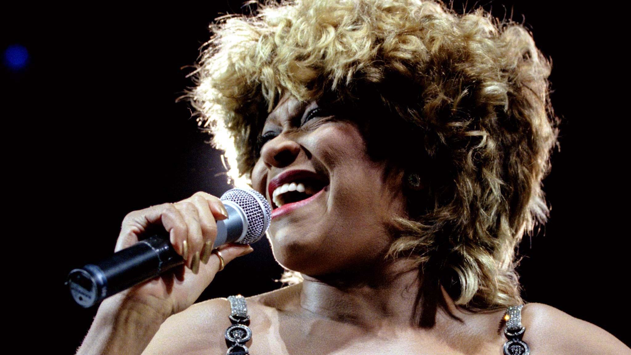 Rock’n Roll yıldızı Tina Turner hayata gözlerini yumdu