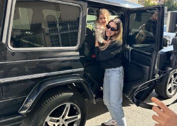 Sinem Kobal ve Kenan İmirazlıoğlu çiftinin büyük kızları Lalin annesine mi, babasına mı benziyor?