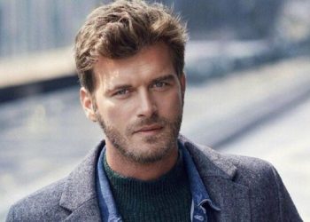 Kıvanç Tatlıtuğ’un seçim günü fotoğrafı olay oldu!
