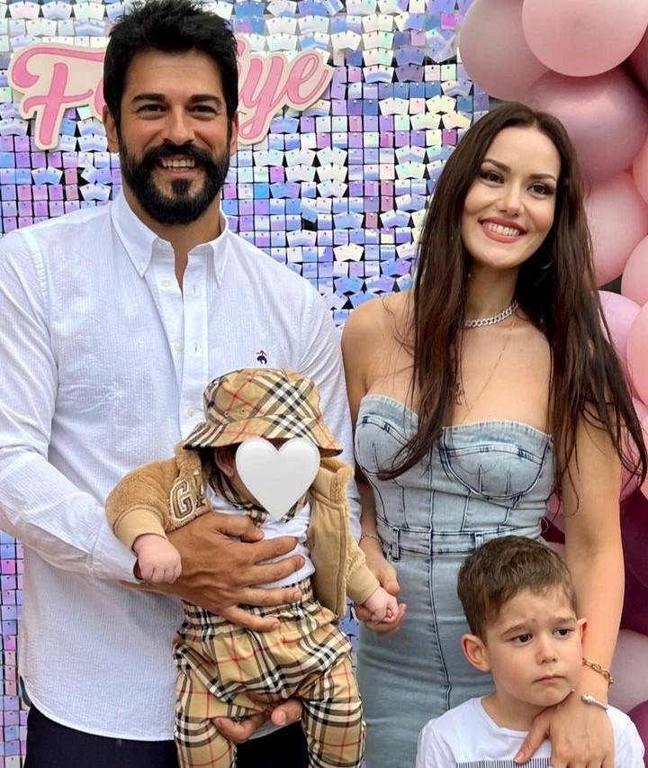 Burak Özçivit, eşi Fahriye Evcen'in doğum gününü romantik paylaşımla kutladı: Aşkım iyi ki...
