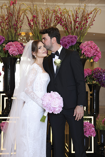 Eda Ece ile Buğrahan Tuncer’in nikah töreninden kareler paylaşıldı