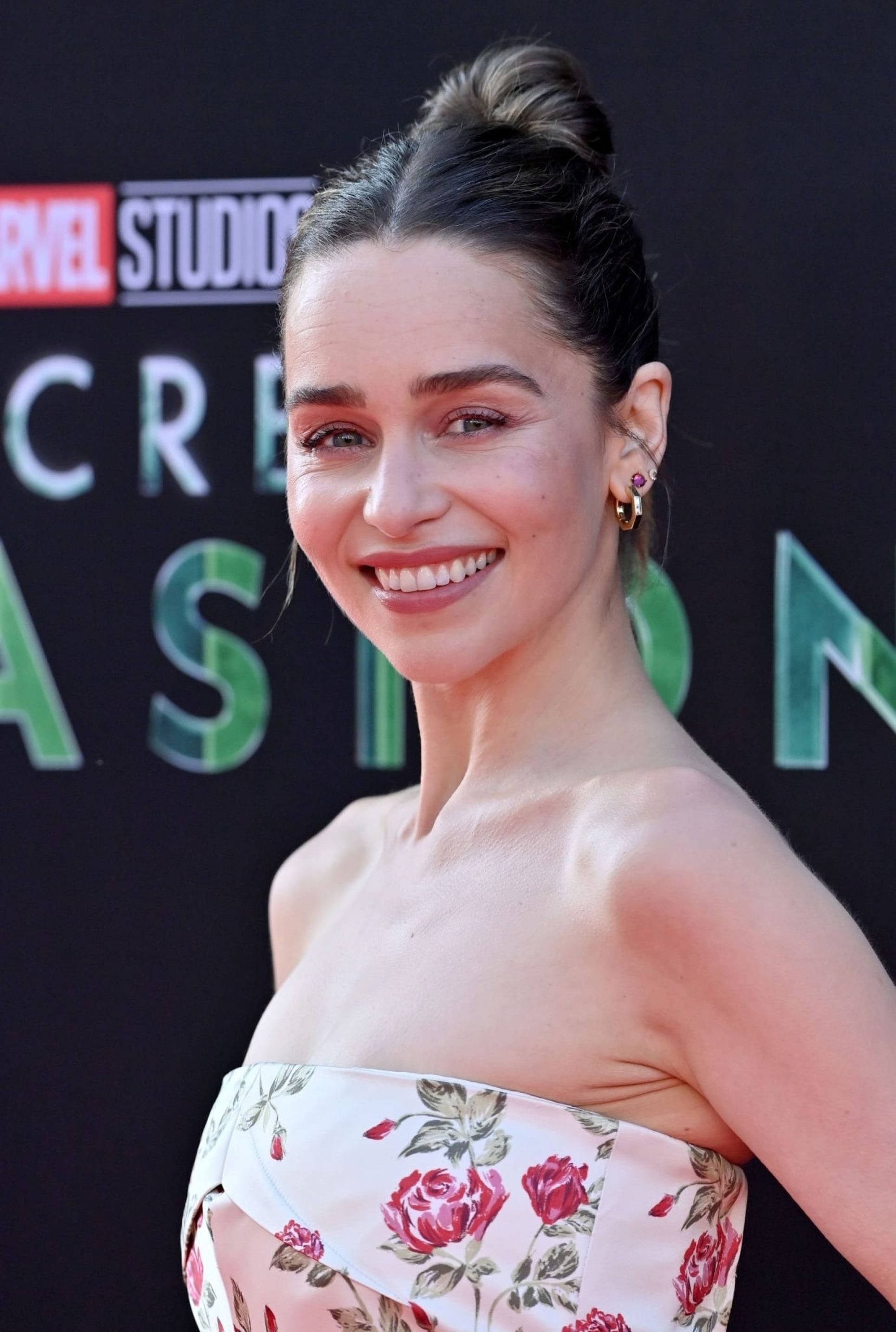 Emilia Clarke, 'Game of Thrones' dizisine dönme ihtimalini değerlendirdi
