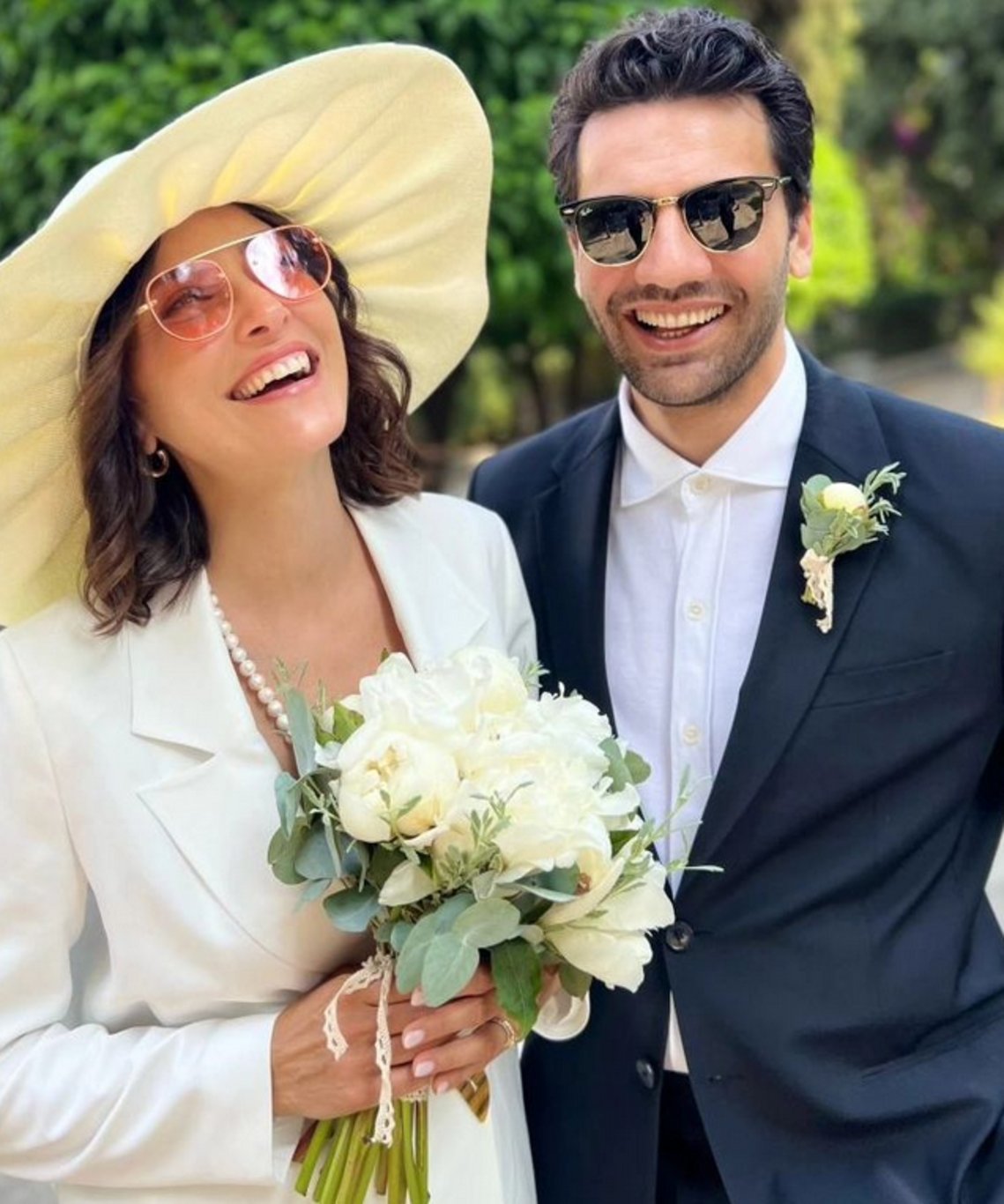 Kaan Urgancıoğlu ve sevgilisi Burcu Denizer Atina'da evlendi!
