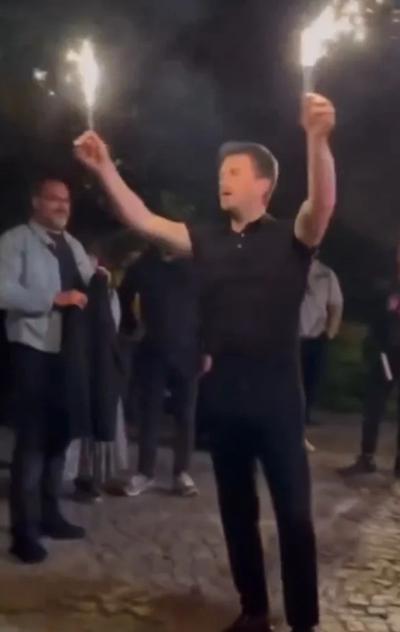 Kıvanç Tatlıtuğ’dan seçimi kutladığı iddia edilen video hakkında açıklama