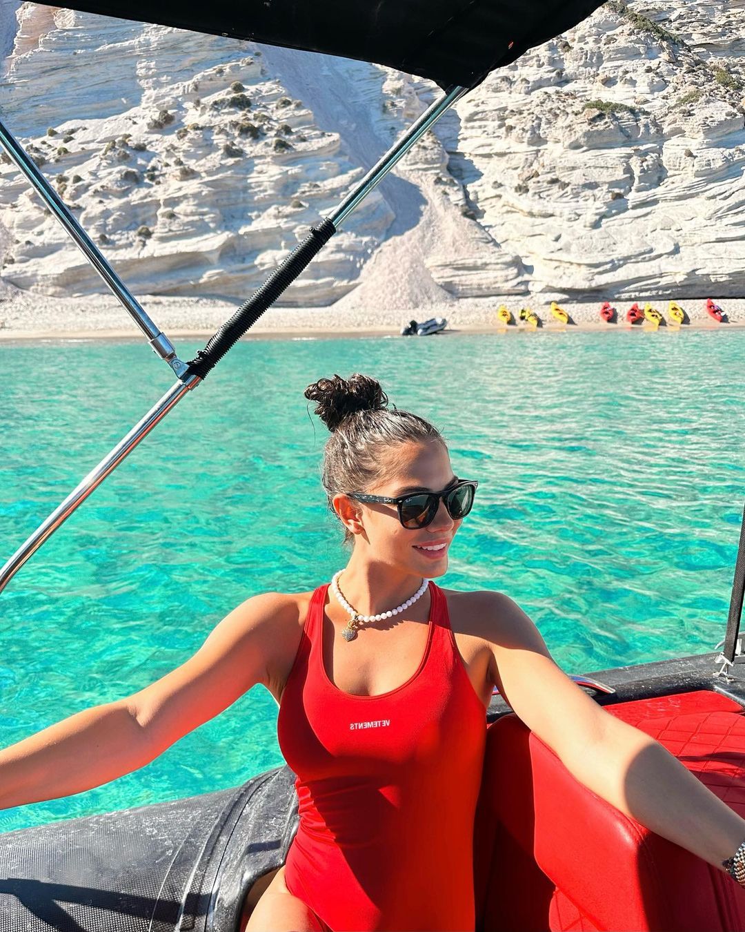Demet Özdemir, Yunanistan tatilinden yeni fotoğraflar paylaştı