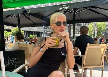 Didem Soydan son pozuyla sosyal medyada olay yarattı