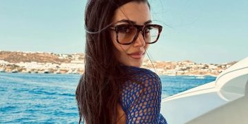 Hande Erçel ile Hakan Sabancı çiftinden yeni paylaşım