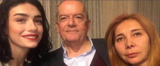 Hazar Ergüçlü'nün babası süleyman Ergüçlü hayatını kaybetti
